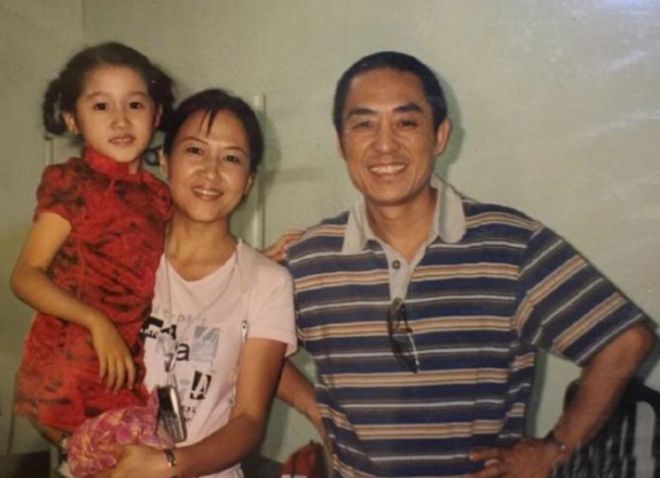 娱乐圈父女关晓彤_关晓彤母亲李君_关晓彤家庭背景
